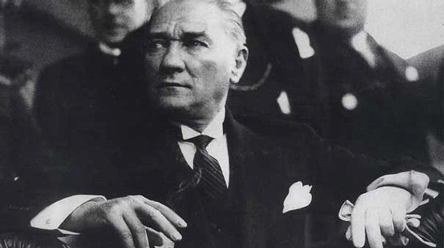 Hayatındaki en önemli üç kentin Osmanlıca yazılışlarının Ebced değeri, 19’un katlarıdır: Selanik 171; Samsun 247; Ankara 361.
